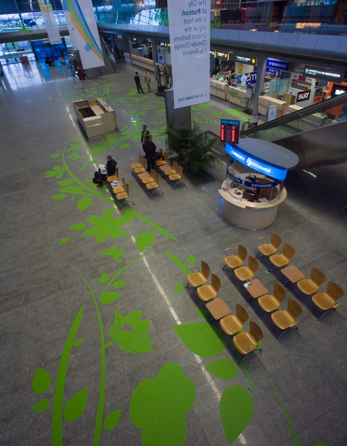 Folie
<small>w centrum handlowym</small> Image